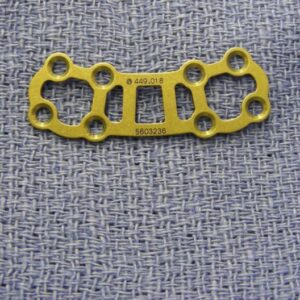 Plaque de soutien courbe à 8 trous 1.0 mm
